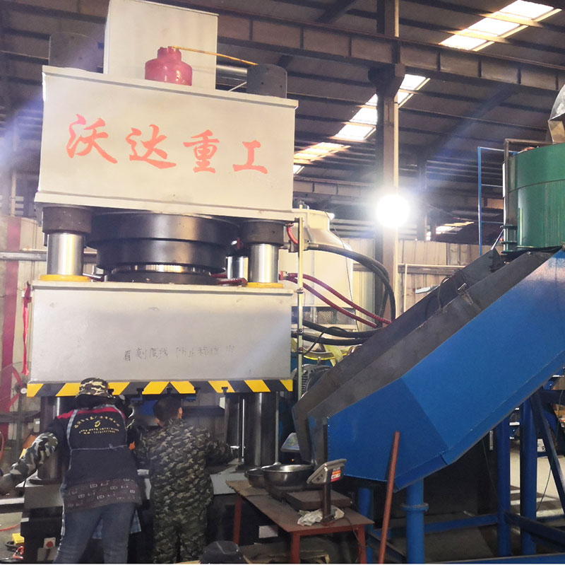 1250T高(gāo)鐵高壓(yā)電線墜(zhui)砣配重(zhòng)塊模壓(ya)液壓機(ji)