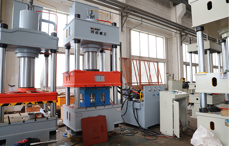 複合樹脂井(jǐng)蓋模壓液壓(ya)機