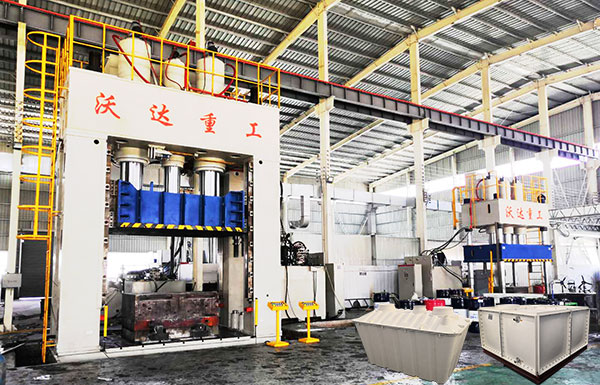 2000噸液壓(ya)機模壓SMC玻璃鋼(gang)化糞池視頻