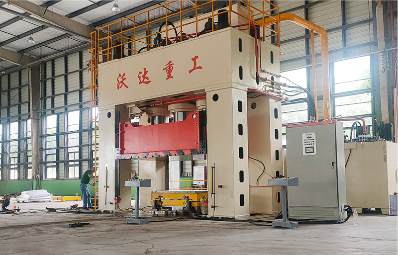 3000噸smc衛浴櫃門闆模(mo)壓成型液壓機