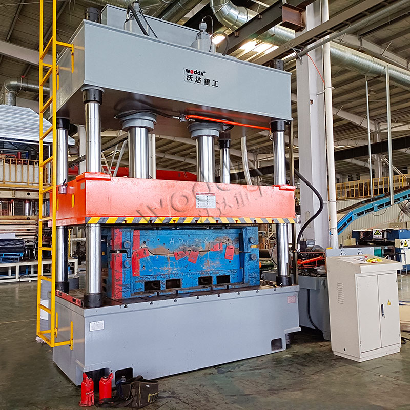 315噸汽車内飾成型液壓機