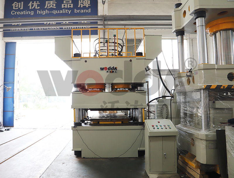 2000噸液壓機 2000噸液壓機