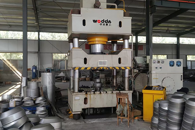 500噸不鏽鋼封頭液壓機 500噸不鏽鋼封頭液壓機