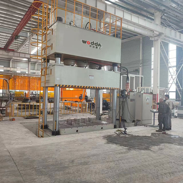 1000噸汽(qi)車配件拉伸液(ye)壓機