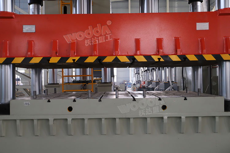 多頂杆拉伸機(液壓墊) 多頂杆拉伸機(液壓墊)