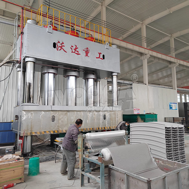 2000噸SMC玻璃鋼電纜橋架成型液壓機