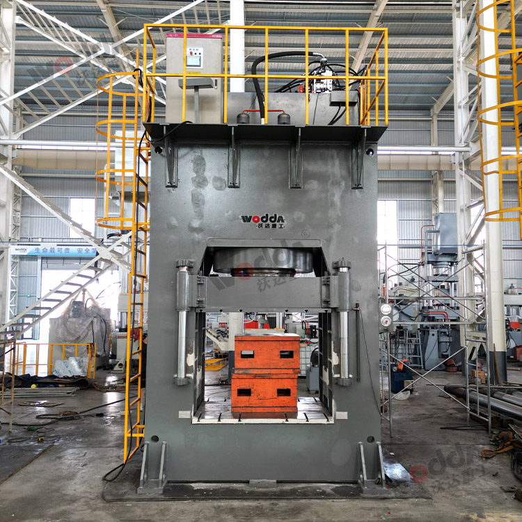 1800噸木屑托盤成型液壓機 1800噸木屑托盤成型液壓機