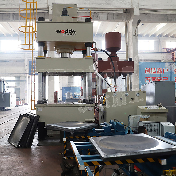 500噸不鏽鋼水箱液壓機