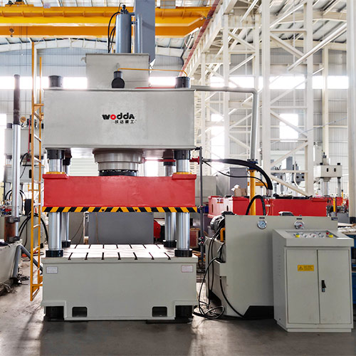 500噸垃(lā)圾箱外殼(ké)沖壓成型(xing)液壓機