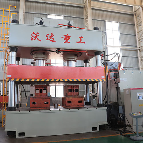 1000噸SMC玻(bo)璃鋼水箱成型(xing)液壓機_1000噸液壓(yā)機定制